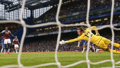  阿斯顿维拉中场调度出色，掌控节奏主导比赛全局  