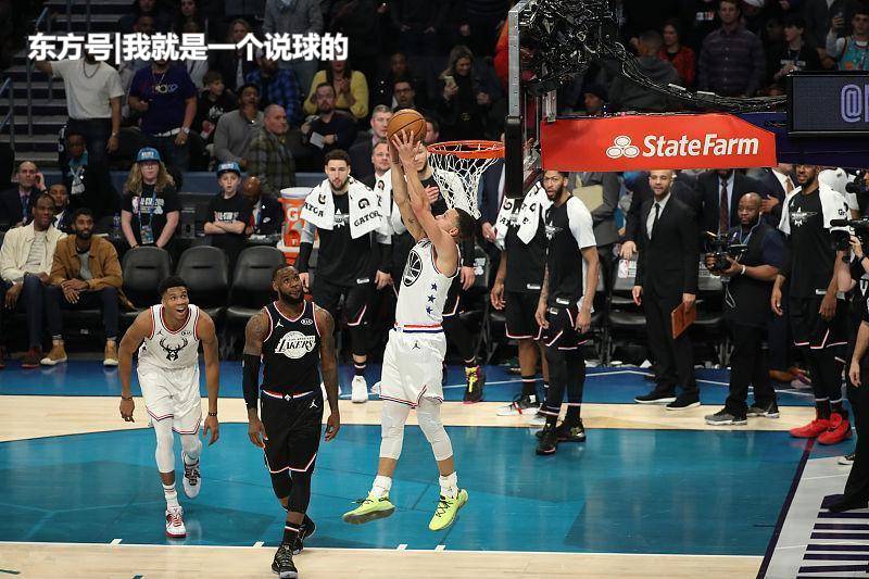  多特蒙德中场大脑世界波破门技惊四座观众  