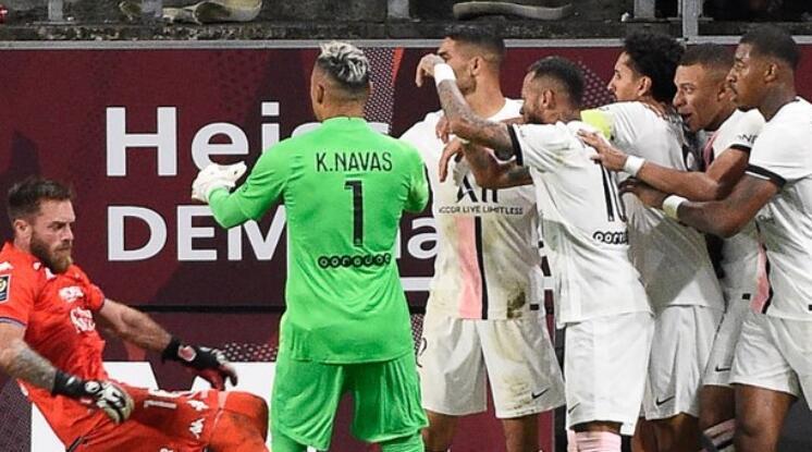  法甲裁判争议判罚，巴黎申诉遭驳回  