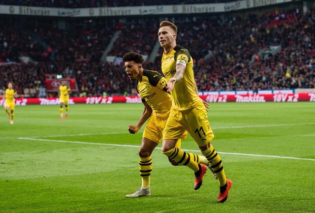  哈兰德戴帽破纪录助多特登顶积分榜  